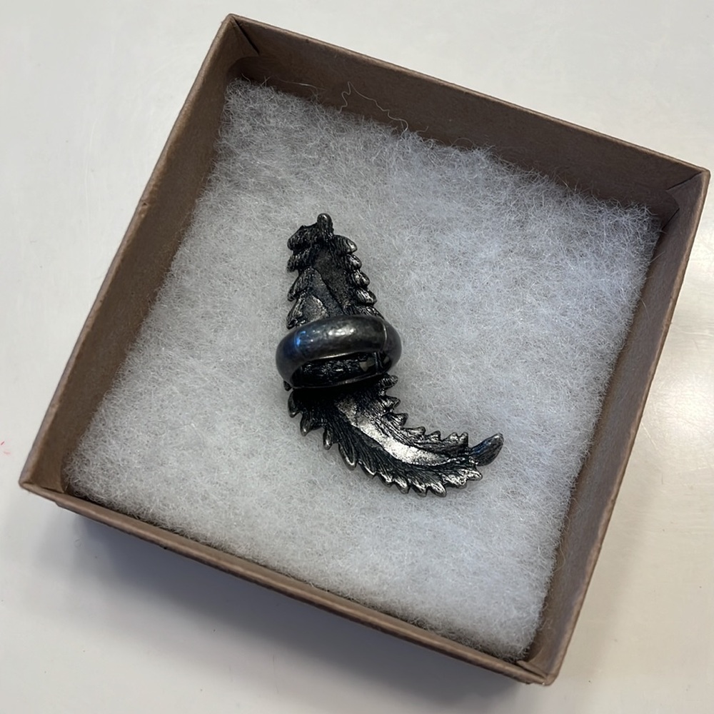 Costume Jewelry Feather Ring - Picture 4 of 6